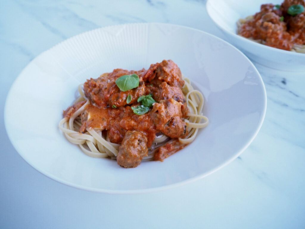 Glutenfri kødboller i tomatsauce