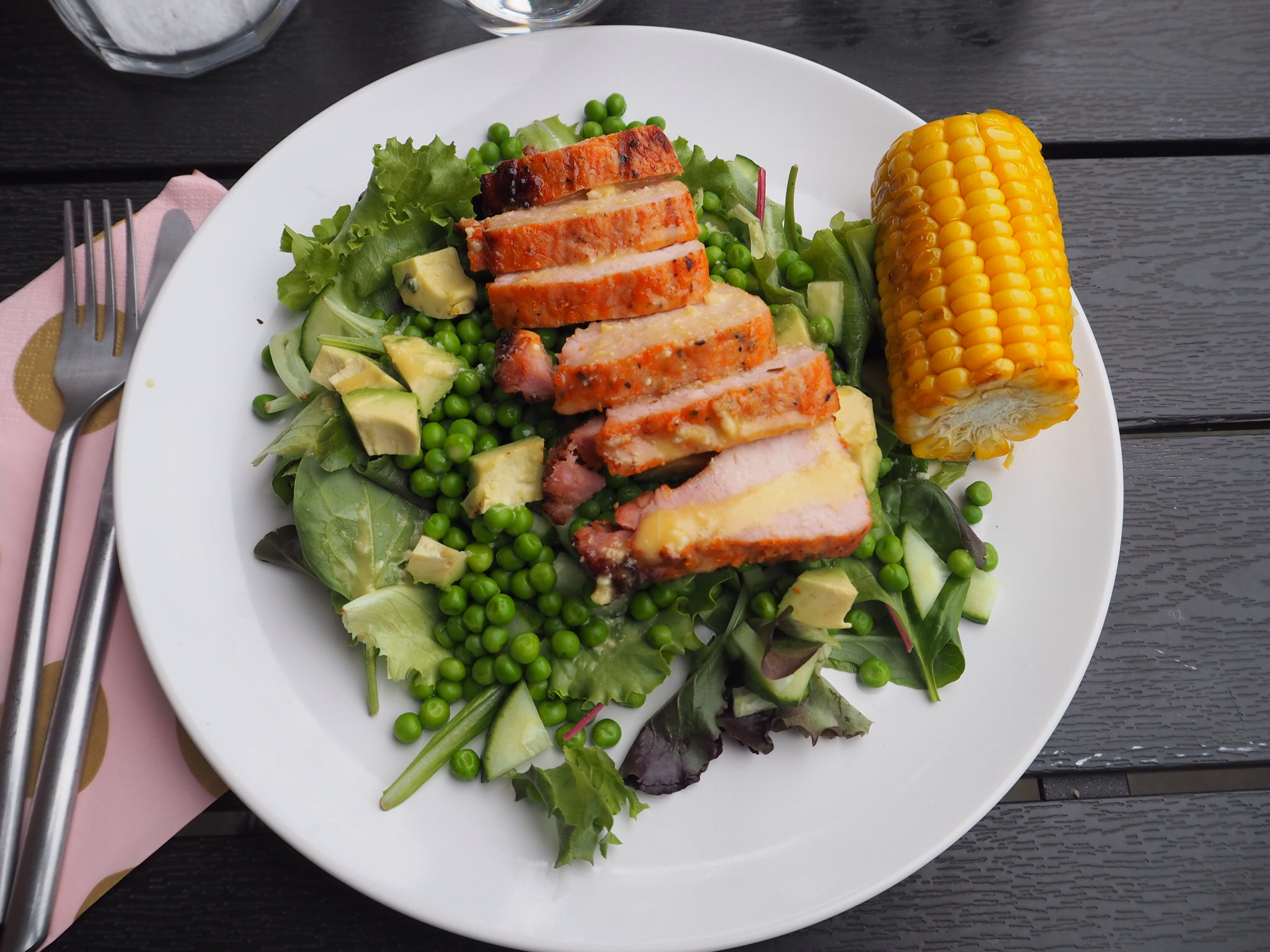 Grillet svinefilet med grønt