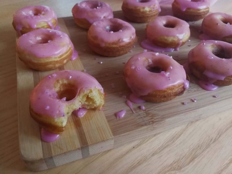 Nyt legetøj #2 – Nemme, velsmagende mini donuts