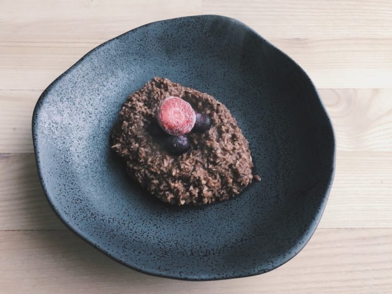 Sund og nærende glutenfri morgengrød med et twist af jul