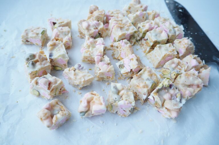 Glutenfri Rocky Road med hvid chokolade